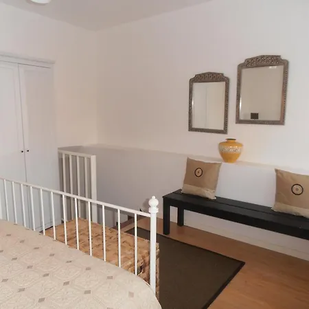 E River Views - 2 Bedrooms