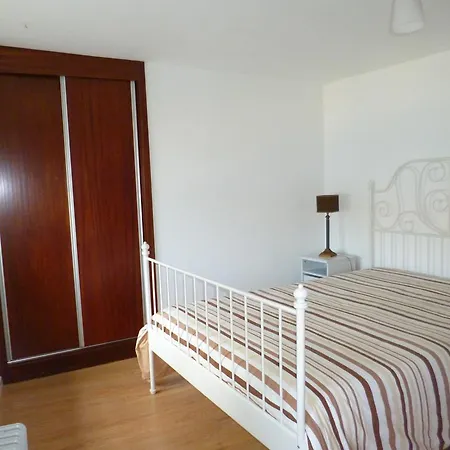 E River Views - 2 Bedrooms Apartment *